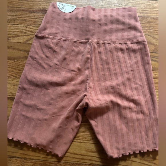 Women's Mauve Ruffle Hem Shorts - Picture 4 of 7